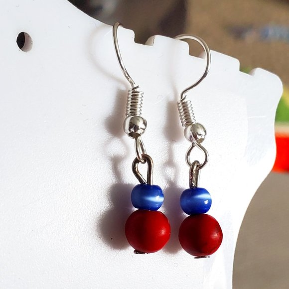 Silver Tone Hook Red Jasper Blue Cat's Eye Earring - Picture 2 of 3